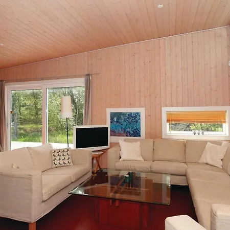 Six-bedroom Holiday With A Fireplace In Casa de Férias *
