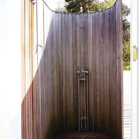 Six-bedroom Holiday With A Fireplace In Casa de Férias